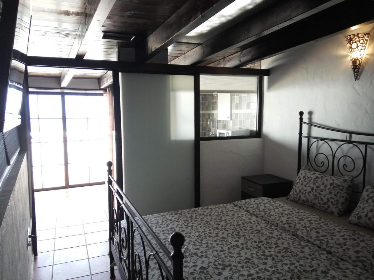 Aloelux Villa !! - Private Villa With Pool , Jacuzzi, Cinema, Massage ,Wonderful View, Art Desing Villa Tias Bagian luar foto