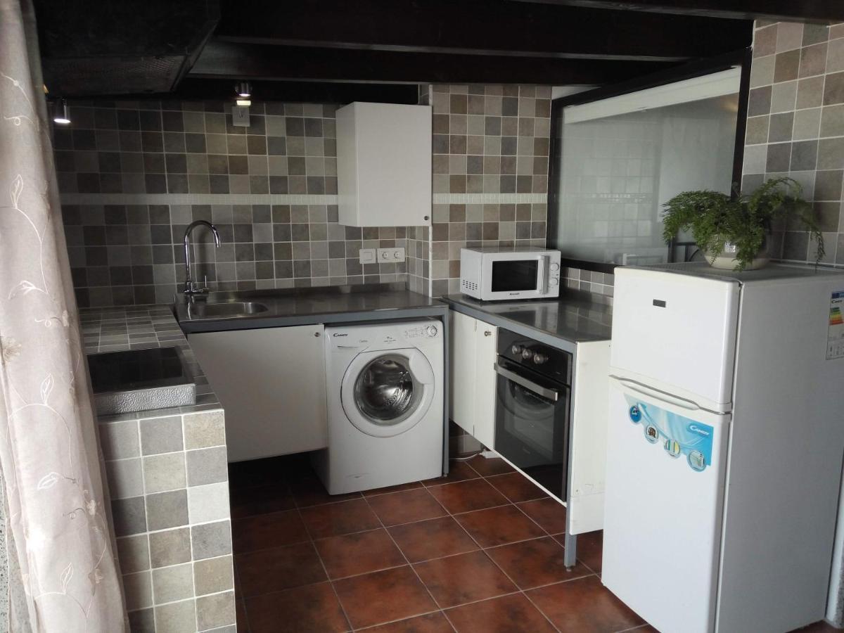 Aloelux Villa !! - Private Villa With Pool , Jacuzzi, Cinema, Massage ,Wonderful View, Art Desing Villa Tias Bagian luar foto