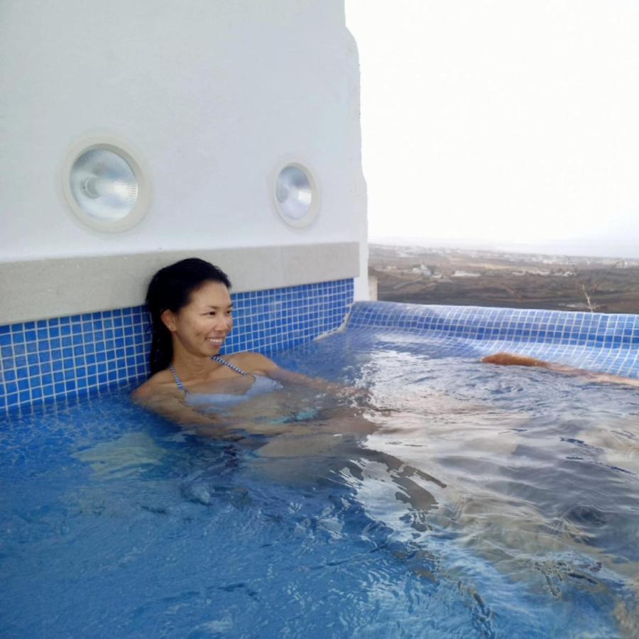 Aloelux Villa !! - Private Villa With Pool , Jacuzzi, Cinema, Massage ,Wonderful View, Art Desing Villa Tias Bagian luar foto